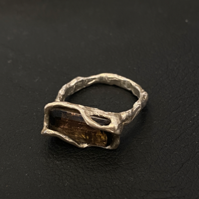 Rectangle stone ring